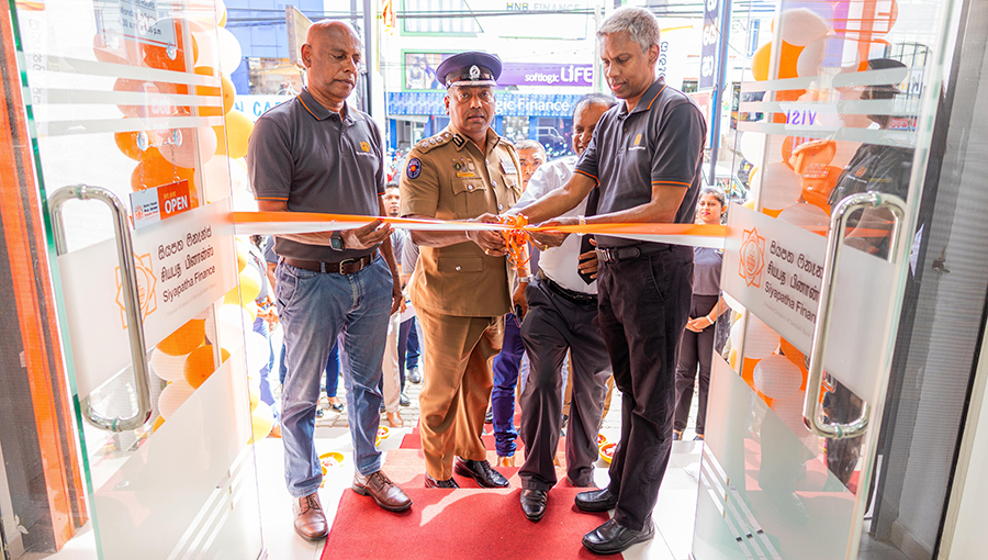 Siyapatha Finance arrives in Embilipitiya