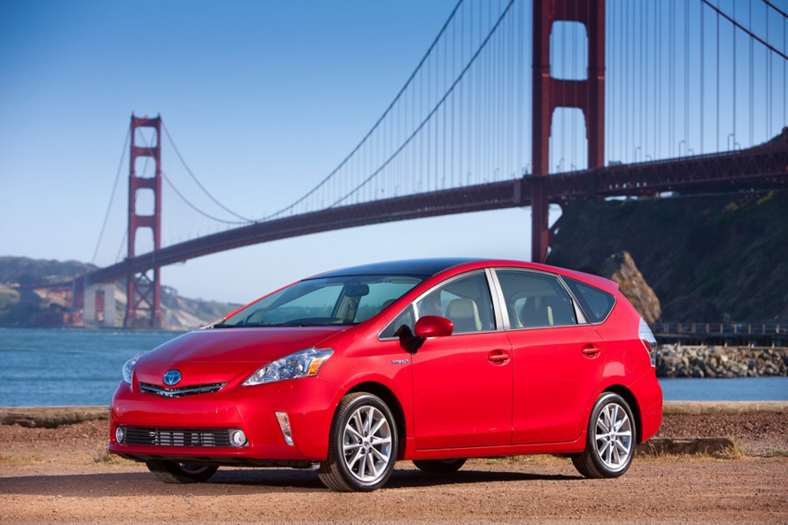 toyota-prius-v-2014-model