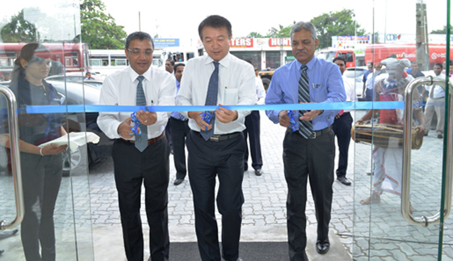 samsung-launches-new-digital-plaza-in-wattala-1